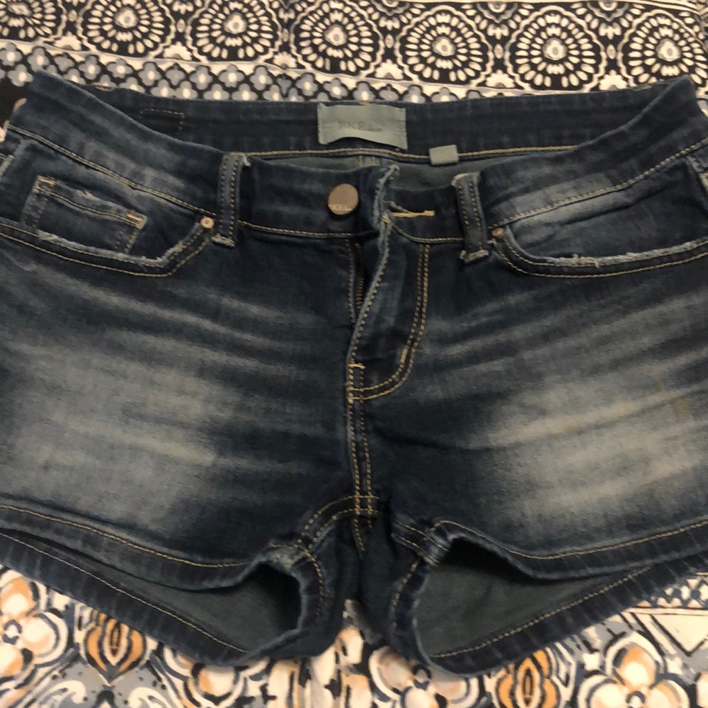 Buckle BKE shorts